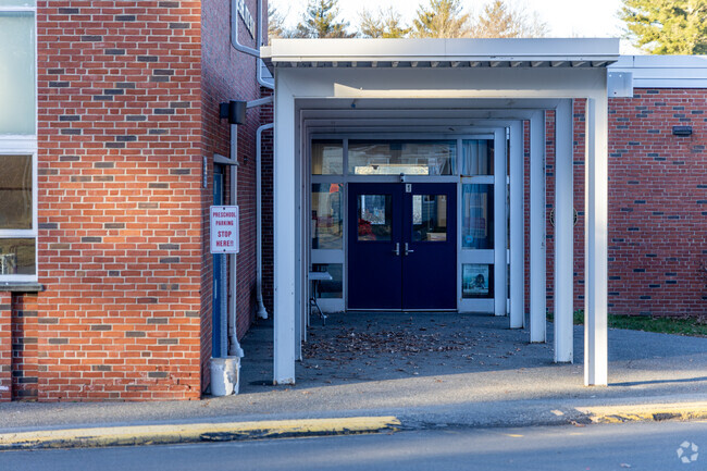 The main entrance to the E Ethel Little School in North Reading, MA.