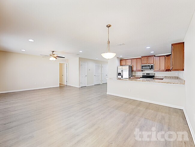 8751 Barco Ln, Jacksonville, FL 32244 - photo 4