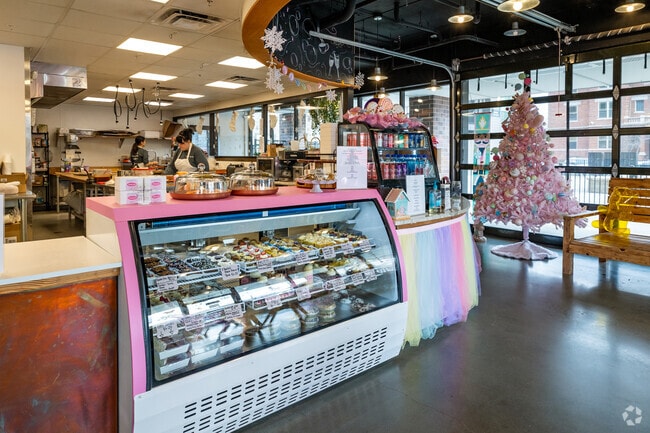 Bubbly Tart has cookies, cakes and many other sweets in the Leavenworth neighborhood.