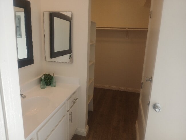 27273 Camp Plenty Rd unit 78, Santa Clarita, CA 91351 - photo 2