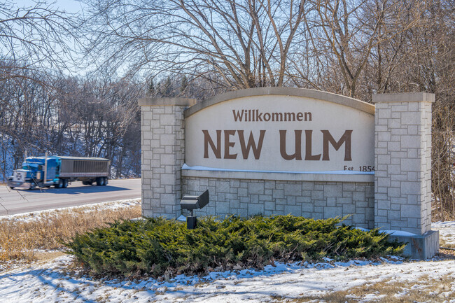 The city of New Ulm welcome people in the German language nodding to its historic heritage.