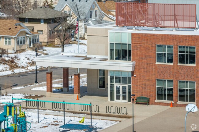 Bancroft Elementary School has a 12 to 1 student-teacher ratio.