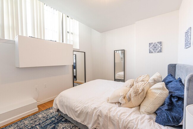 426 W 52nd St unit FL5-ID1039008P, New York, NY 10019 - photo 5