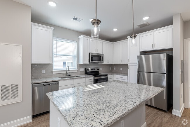 The Flats at Little Brook, Berlin, CT 06037 - photo 2