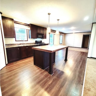 9625 Cape Cod Dr, Fair Haven, MI 48023