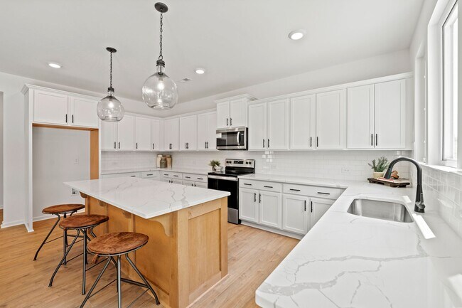 5212 Reedy Farm Cir unit 36893418, Greensboro, NC 27405 - photo 6