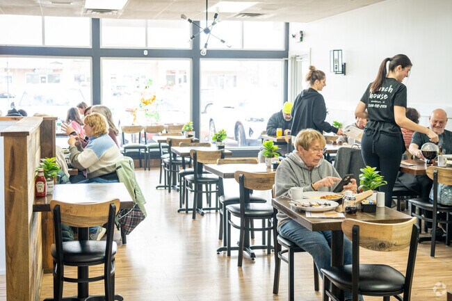 Savor a delicious breakfast at the Brunch House in Prospect.