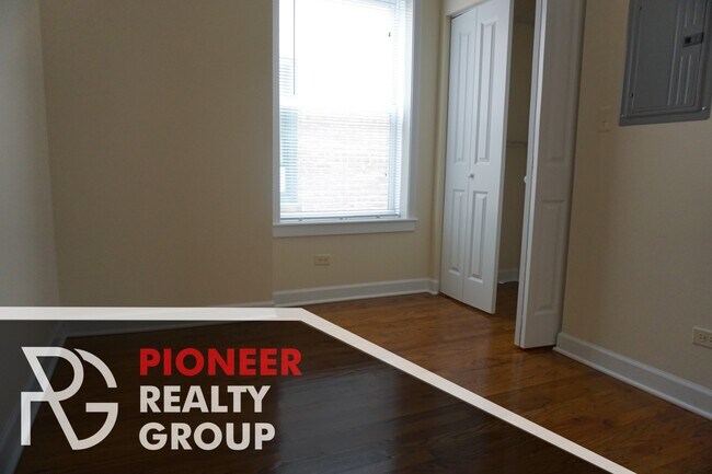 849 W Cornelia Ave unit 2, Chicago, IL 60657 - photo 6