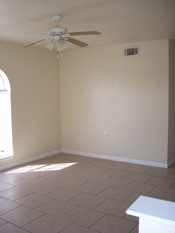 3513 Golden Dr, Chalmette, LA 70043 - photo 3