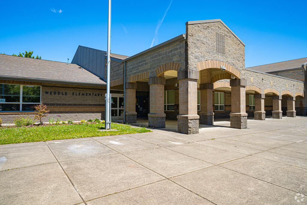 Entrance to Weddle Elementary School located in Keizer, OR.