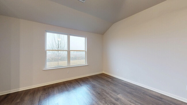 517 N Persimmon St, Gardner, KS 66030 - photo 5