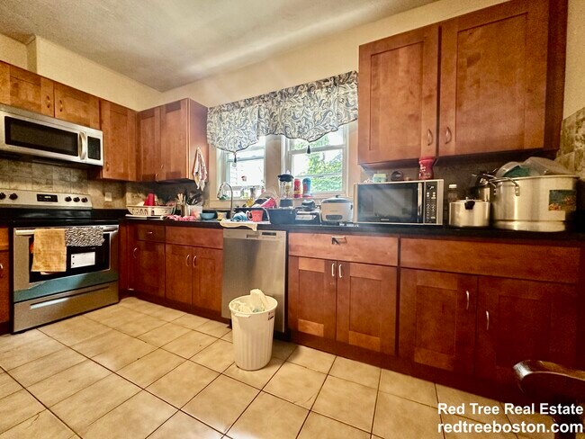 17 Stratton Terrace unit 3, Waltham, MA 02453 - photo 5