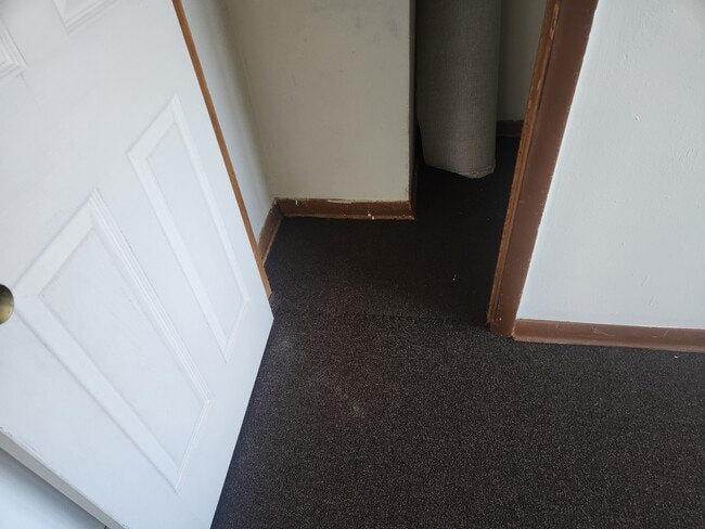 932 Blackstone Ave, Waukesha, WI 53186 - photo 5