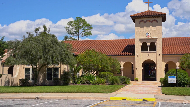 The main entrance to San Jose Episcopal Day School.