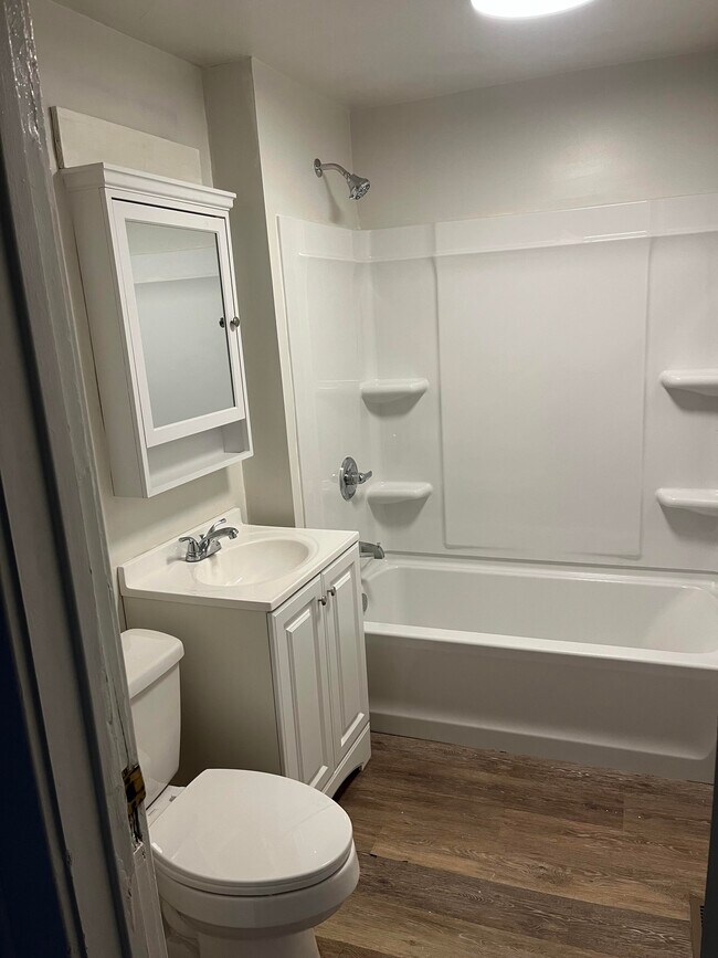 711 S Bay Rd, Syracuse, NY 13212 - photo 3