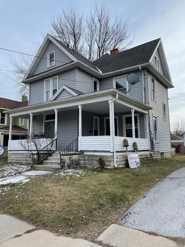 128 Palmer Ave, Bowling Green, OH 43402