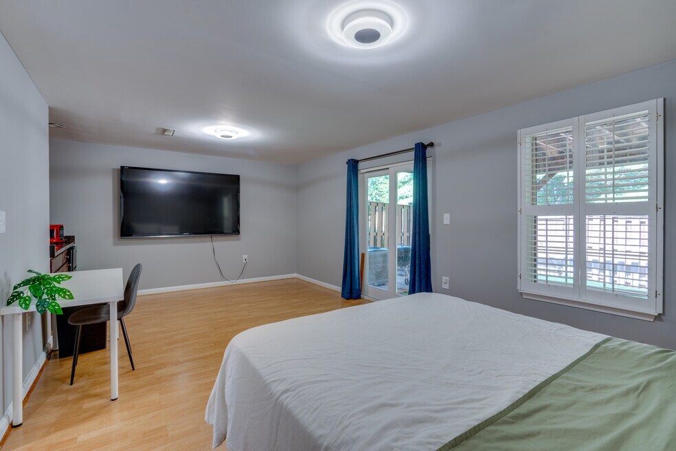 13032 Limestone Ct unit Basement Suite, Clifton, VA 20124 - photo 1