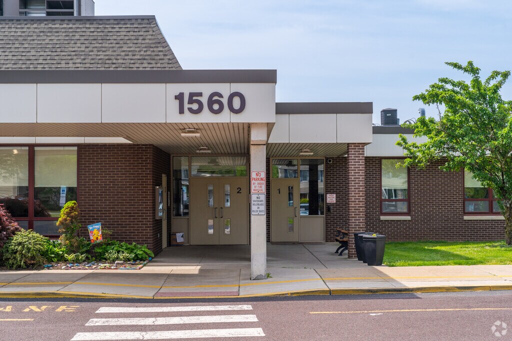 General Nash Elementary School receives an overall A- grade from niche.com.