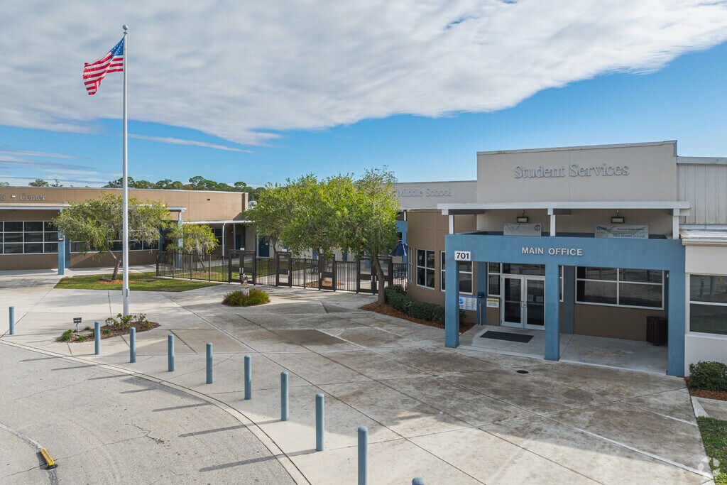 Located in Sarasota, McIntosh Middle School is a highly rated, public school.