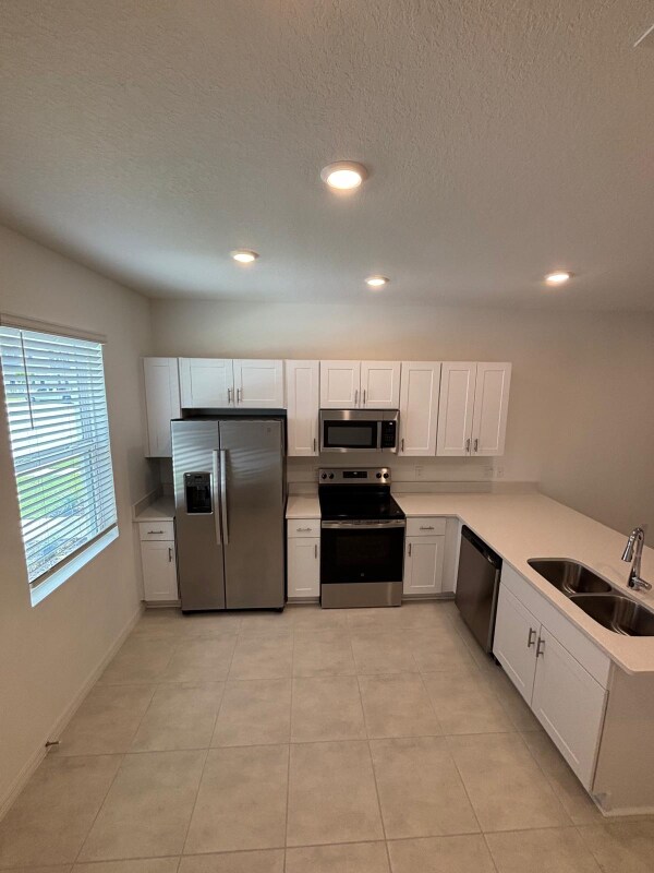2984 Skyline Lp, Kissimmee, FL 34758 - photo 2