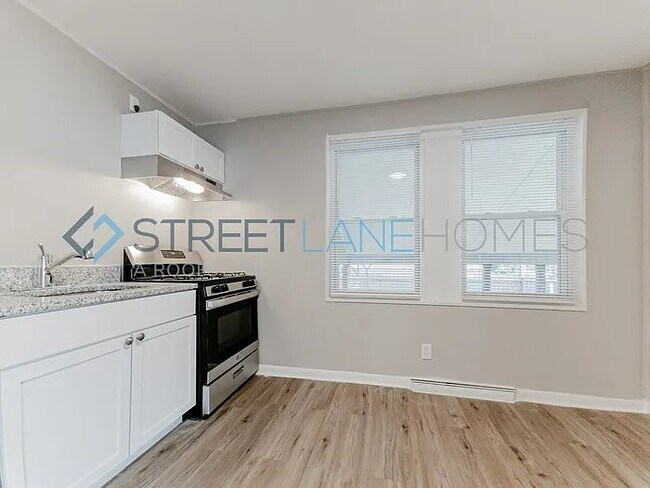 9834 Lawnview Dr, Saint Louis, MO 63136 - photo 2