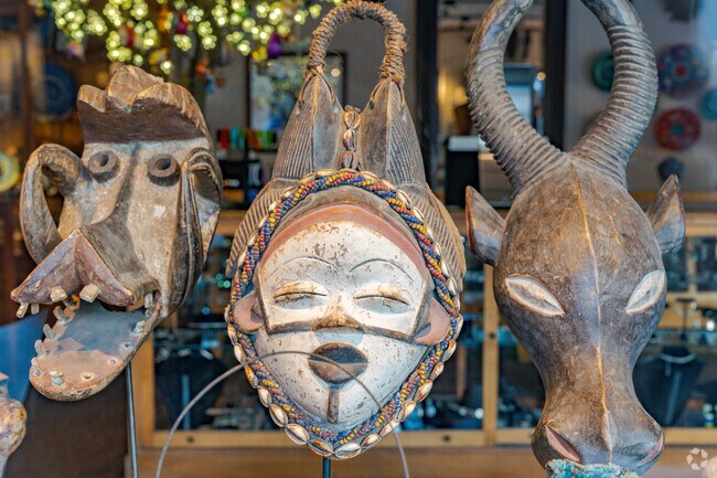 Quirky antique shops can be found around Hyde Park Square.