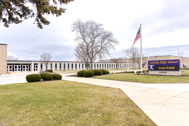 Student are proud to attend Cudahy High School.