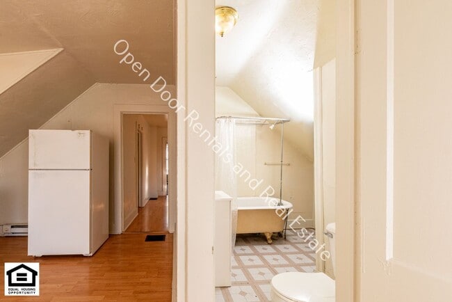 608 Anderson Ave unit 608 1/2 Anderson, Fort Wayne, IN 46805 - photo 7