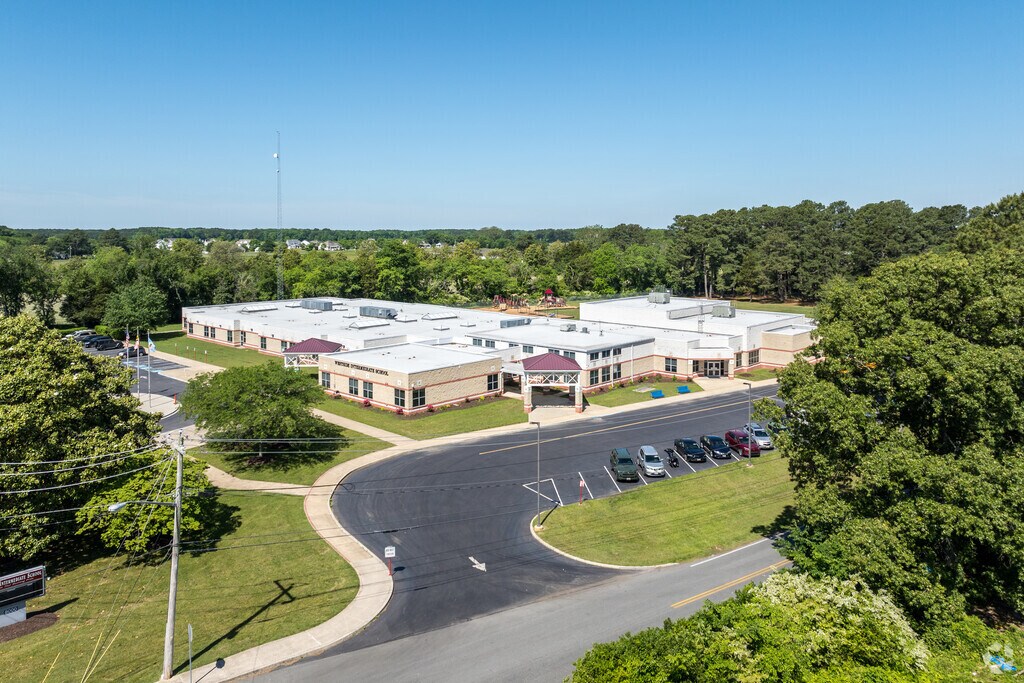 Westside Intermediate School has 343 students in grades 2-5 with a student-teacher ratio of 11 to 1.