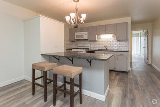 429 N Hawkins Ave, Akron, OH 44313