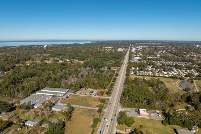 In Fairhope, Alabama, the bay calls, and the beauty lingers.