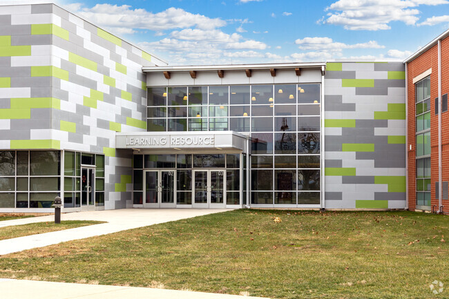 Keystone Elementary School has a student-teacher ratio of 16-1.