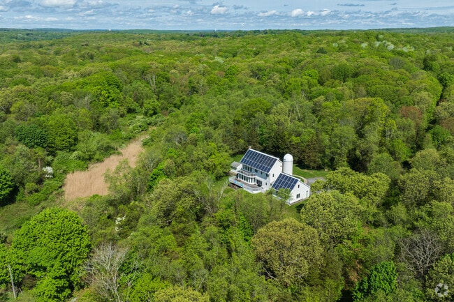 Lippitt Estates means Suburban living at its finest, just minutes from the Massachusetts border in northern Rhode Island.