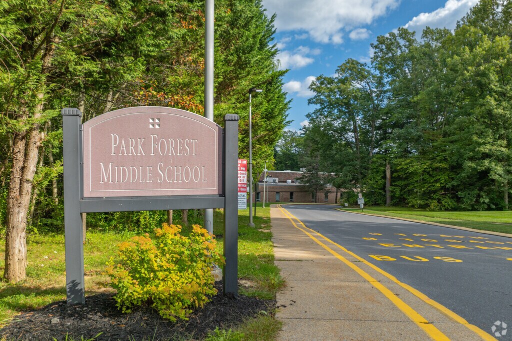 Park Forest Middle School has an overall Niche.com rating of A.