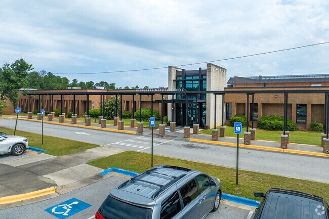 Hephzibah Middle School has over 500 students and a student to teacher ration of 15 to 1.