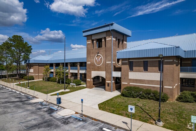 South Lake High School is a public school serving students in grades 9-12.