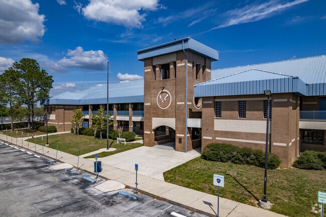 South Lake High School is a public school serving students in grades 9-12.