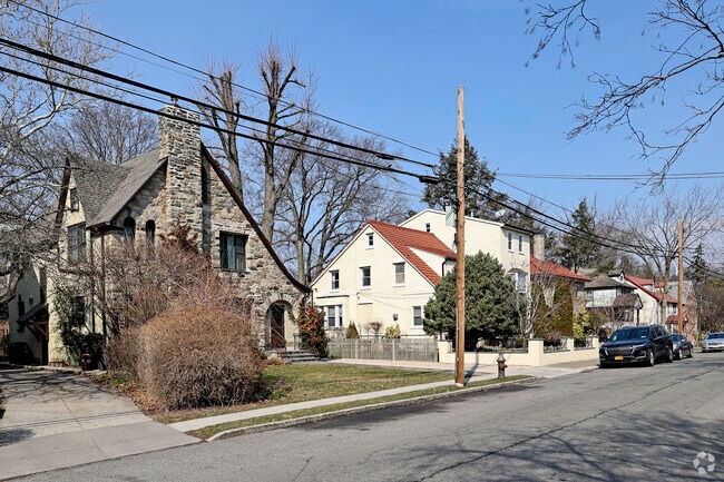 The Riverdale community has all types of wonderful homes in different shapes and sizes.