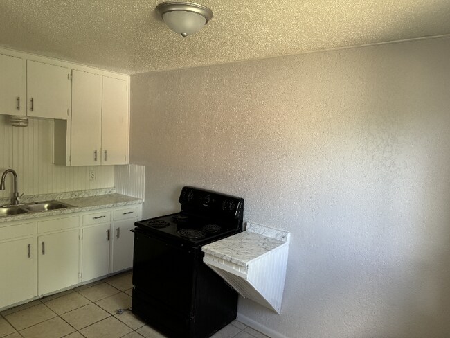 1218-1220 Georgetown Rd unit 1220, Copperas Cove, TX 76522 - photo 3