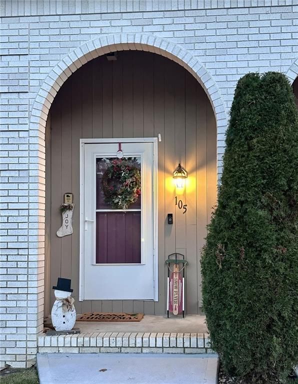 105 Woodside Dr, North Providence, RI 02904 - photo 3