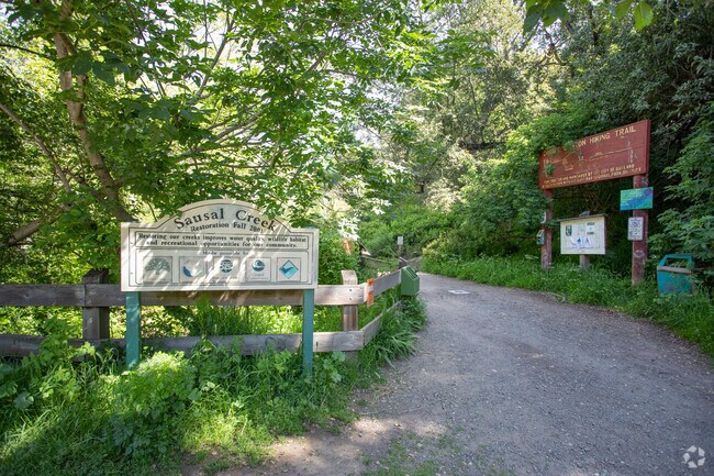 Dimond Park in Oakland is close to the Lynn area and offers easy access to hiking trails.