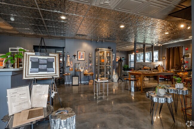 Coquelicot Gallery and Cafe