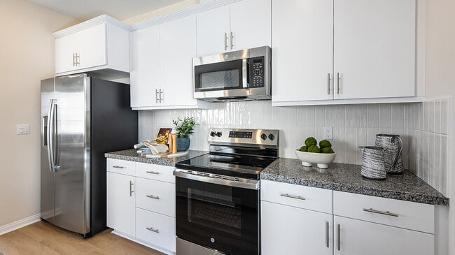 1700 Phantom Ln, Rialto, CA 92376 - photo 3