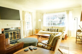 4603 NE Irving St, Portland, OR 97213