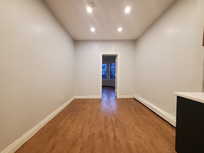 488 Mercer St unit 1L, Jersey City, NJ 07306 - photo 4