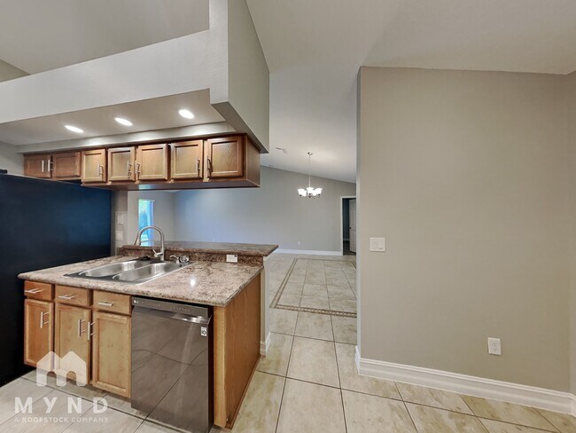 8280 Philatelic Dr, Spring Hill, FL 34606 - photo 6