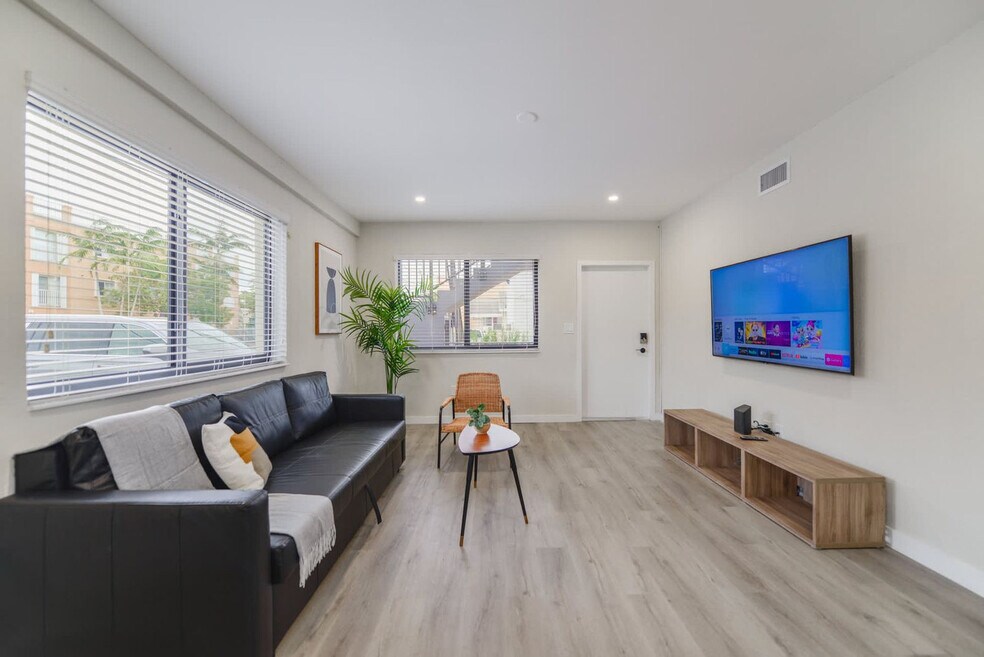 700 SW 11th Ave unit FL1-ID1022470P, Miami, FL 33130 - photo 1