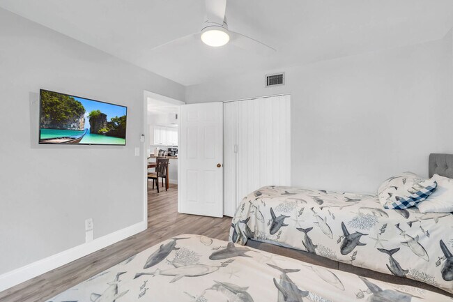 600 Neapolitan Way unit FL2-ID1073560P, Naples, FL 34103 - photo 4