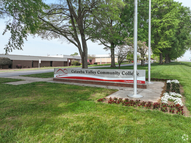 Challenger Early College High School is a public secondary school in Hickory.