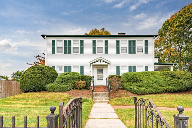 Many classical colonial homes of Neponset port were built in the mid 20th century.
